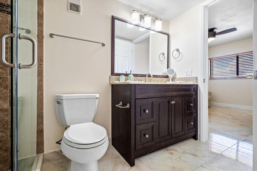 Owner's En-suite