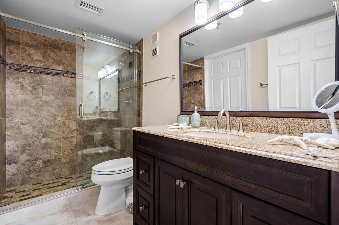 Owner's En-suite