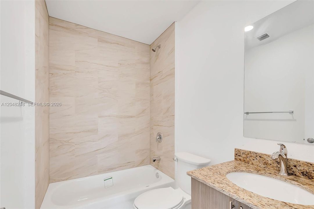 For Rent: $2,600 (3 beds, 2 baths, 988 Square Feet)