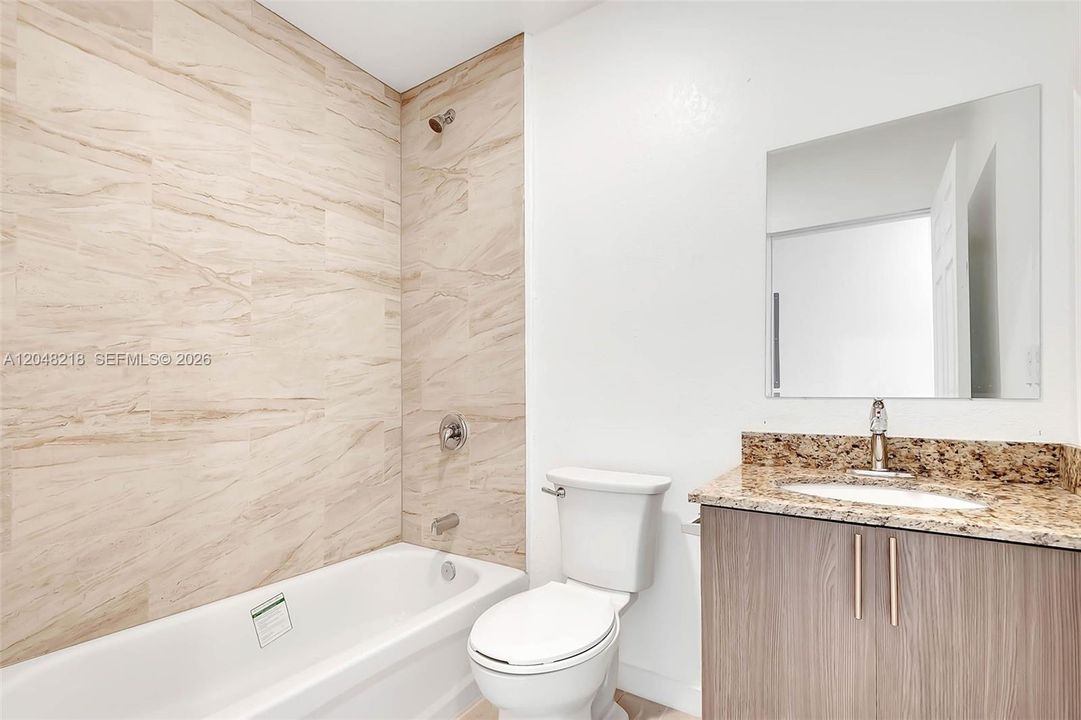 For Rent: $2,600 (3 beds, 2 baths, 988 Square Feet)