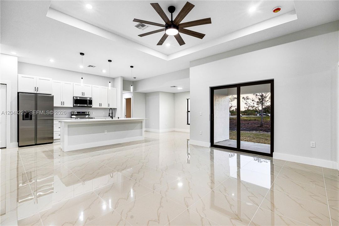 For Sale: $380,000 (4 beds, 2 baths, 1749 Square Feet)
