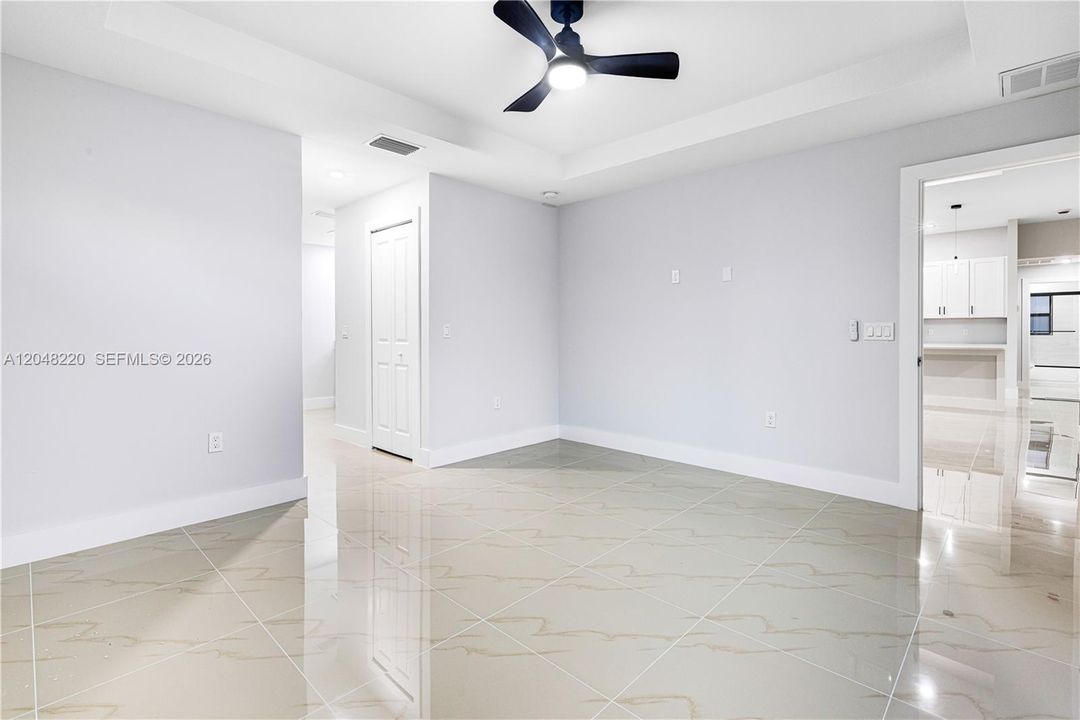 For Sale: $380,000 (4 beds, 2 baths, 1749 Square Feet)