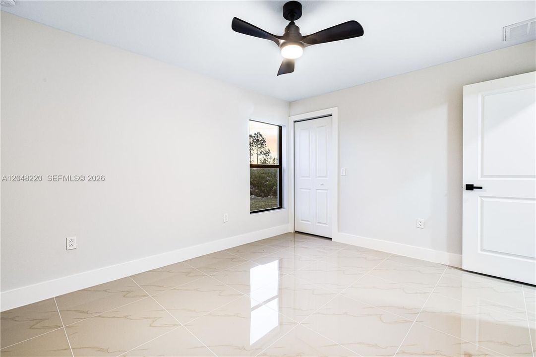 For Sale: $380,000 (4 beds, 2 baths, 1749 Square Feet)