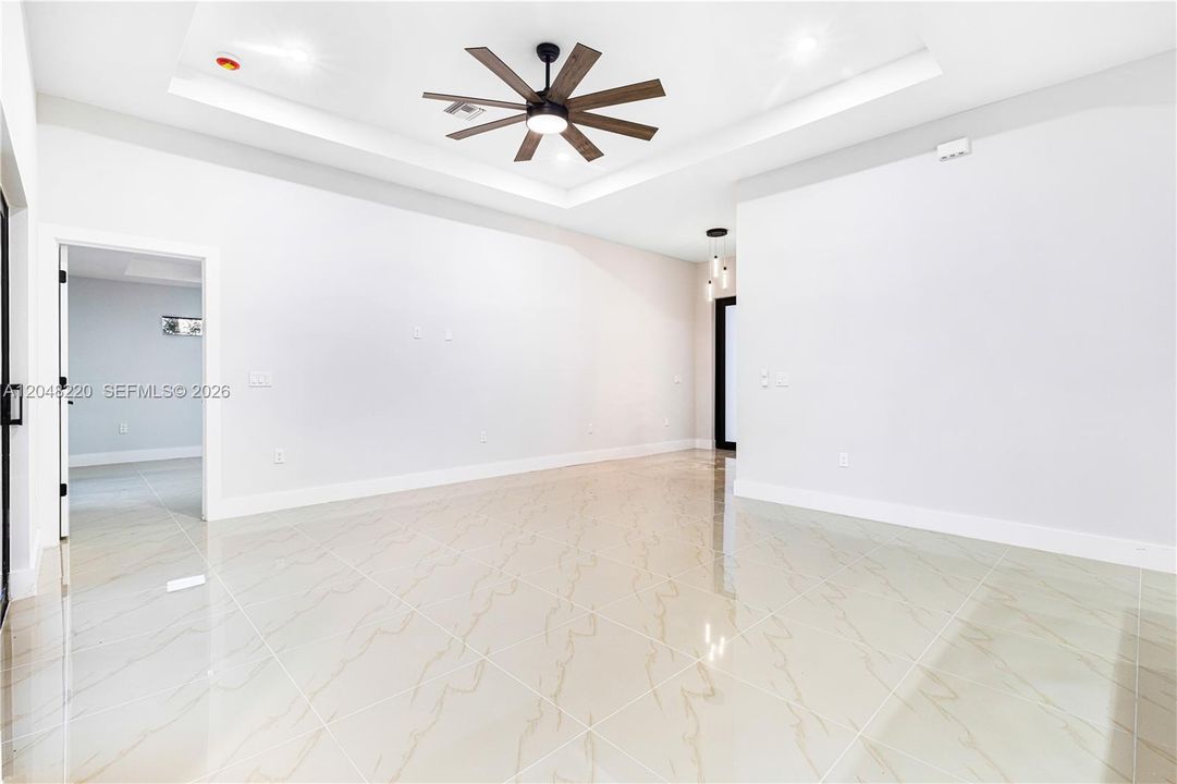 For Sale: $380,000 (4 beds, 2 baths, 1749 Square Feet)