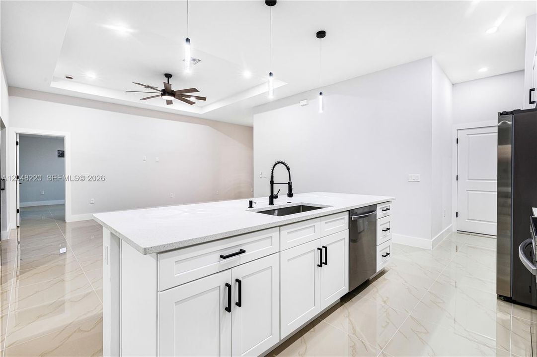 For Sale: $380,000 (4 beds, 2 baths, 1749 Square Feet)
