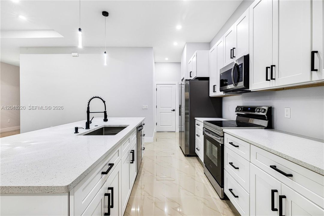 For Sale: $380,000 (4 beds, 2 baths, 1749 Square Feet)