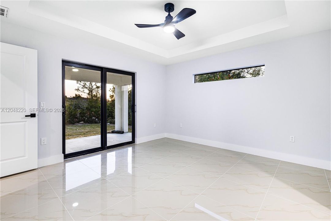 For Sale: $380,000 (4 beds, 2 baths, 1749 Square Feet)