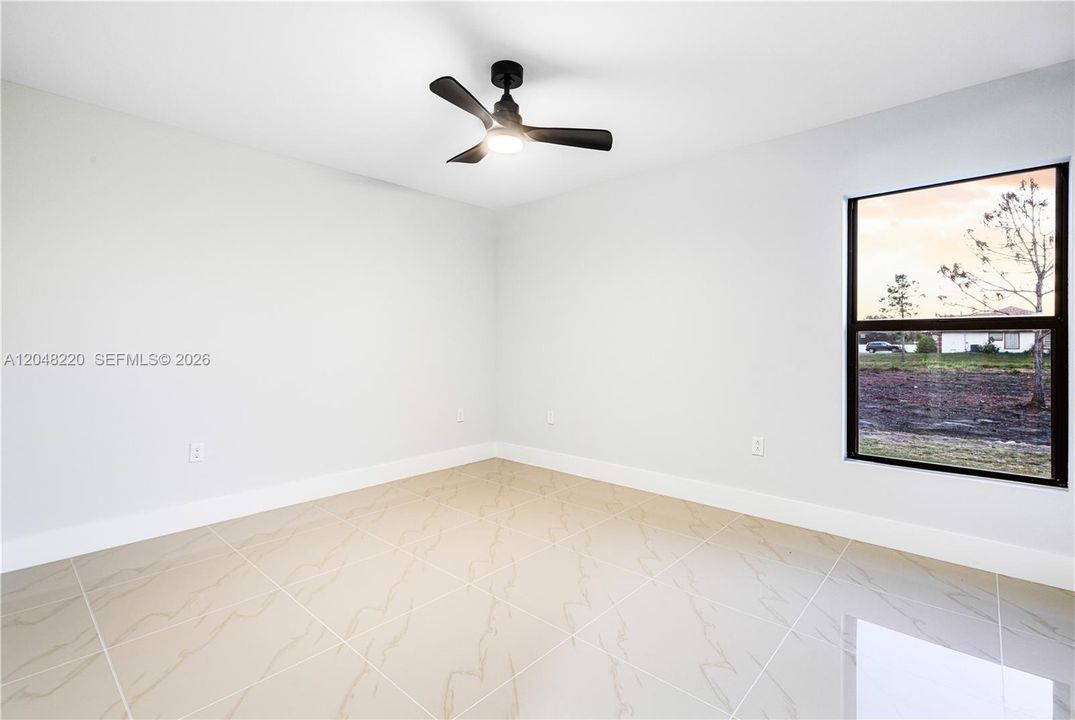 For Sale: $380,000 (4 beds, 2 baths, 1749 Square Feet)