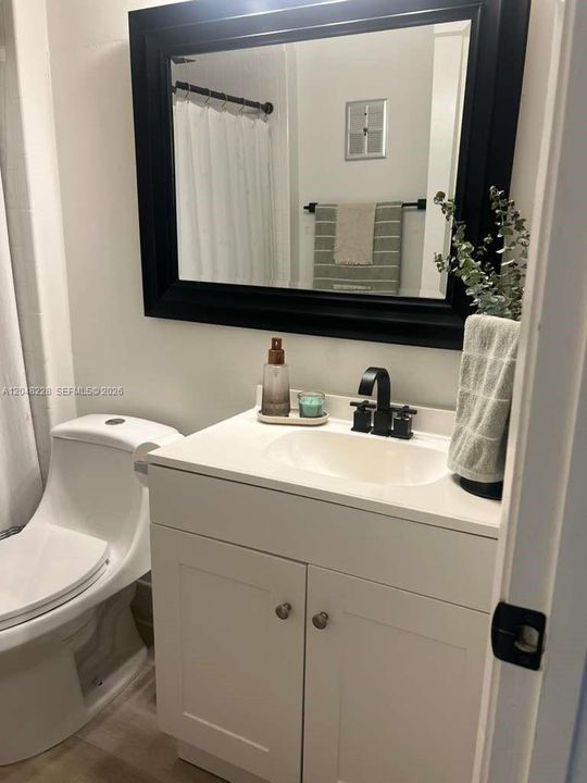 For Rent: $3,350 (3 beds, 2 baths, 1095 Square Feet)