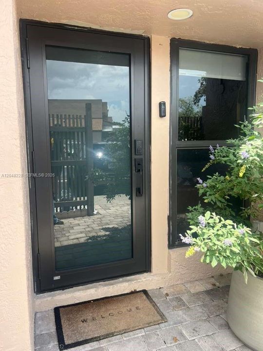 For Rent: $3,350 (3 beds, 2 baths, 1095 Square Feet)