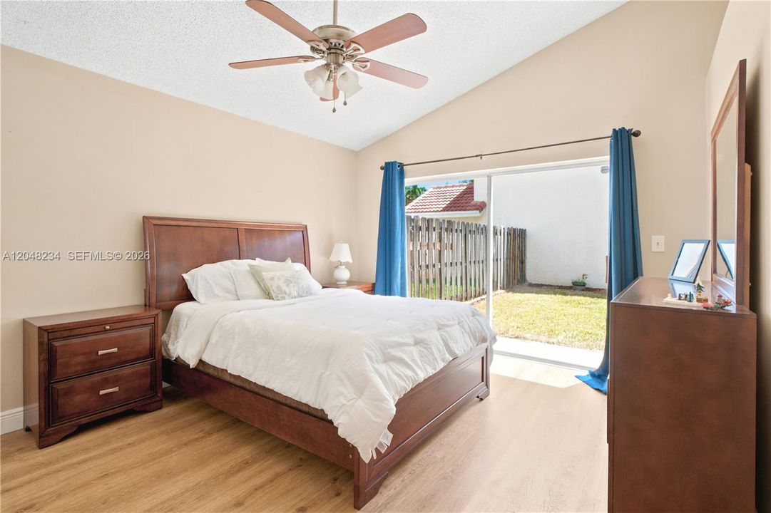 En Venta: $550,000 (3 camas, 2 baños, 1482 Pies cuadrados)