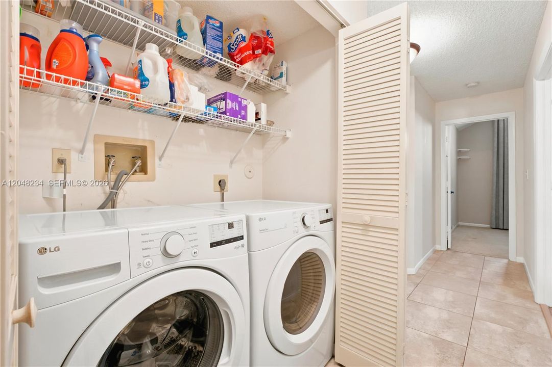 En Venta: $550,000 (3 camas, 2 baños, 1482 Pies cuadrados)