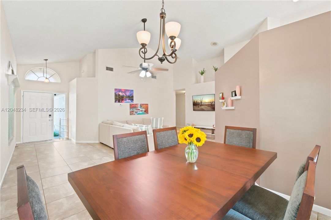 En Venta: $550,000 (3 camas, 2 baños, 1482 Pies cuadrados)
