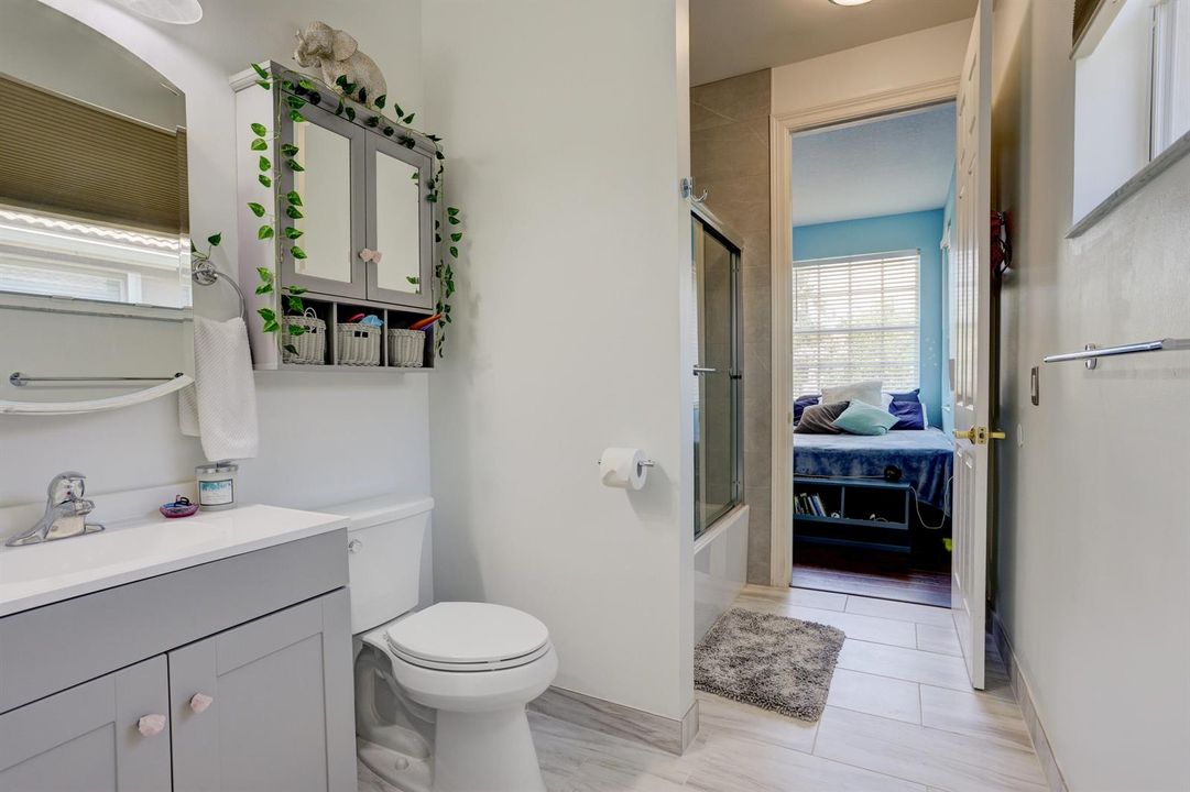 28_bathroom