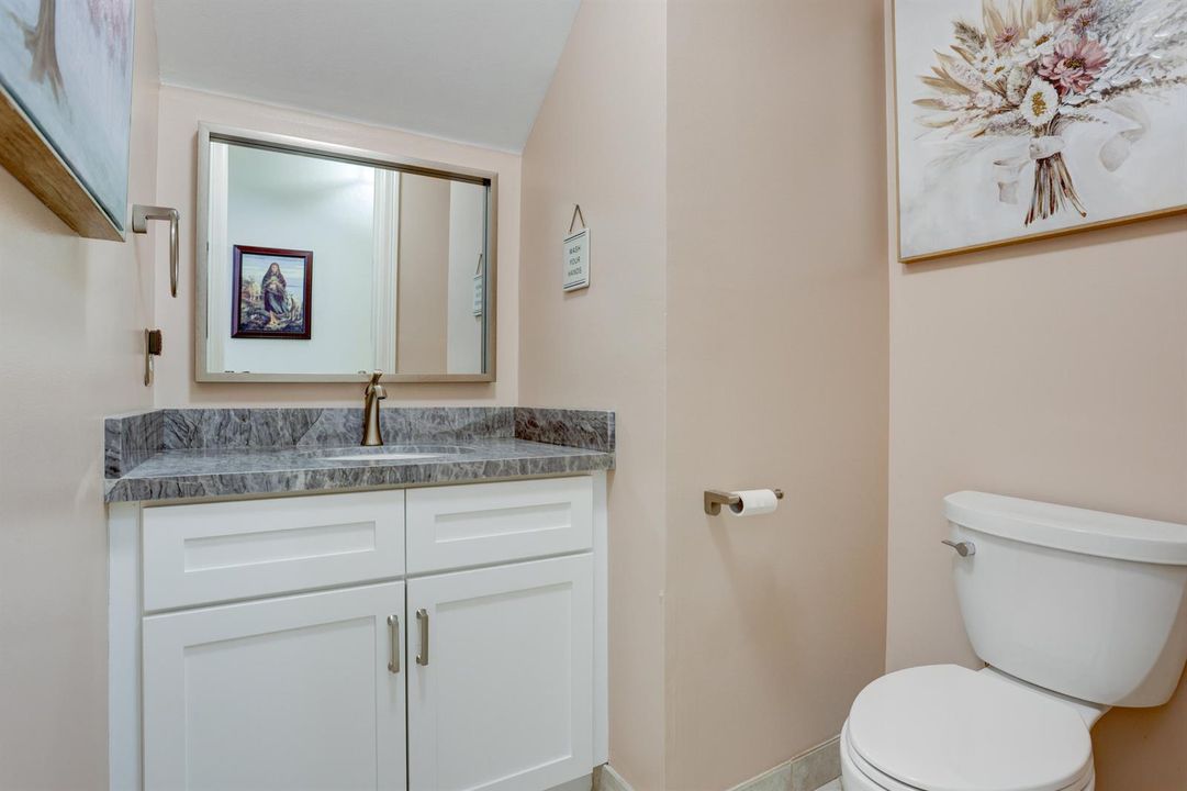 20_guest bathroom