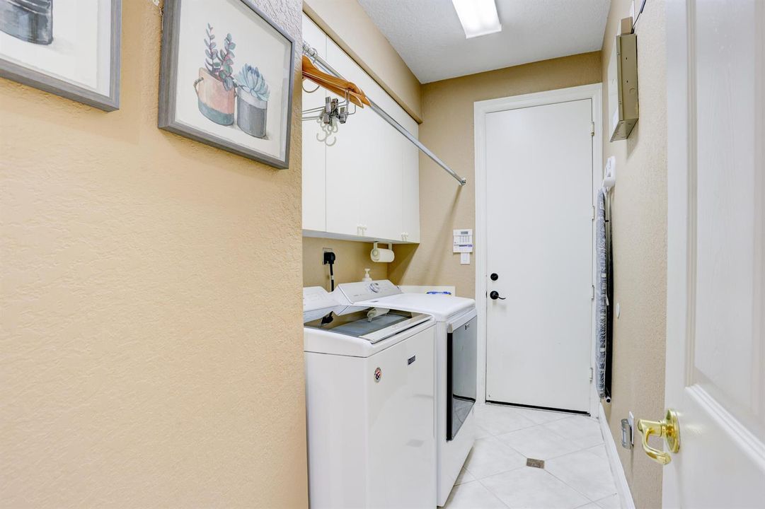 19_laundry room