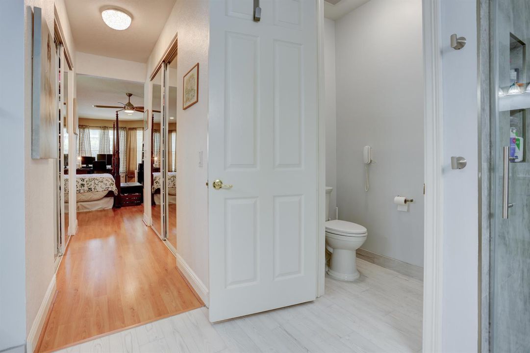 18_main bathroom