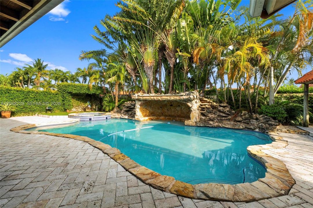 For Rent: $5,000 (4 beds, 4 baths, 2552 Square Feet)