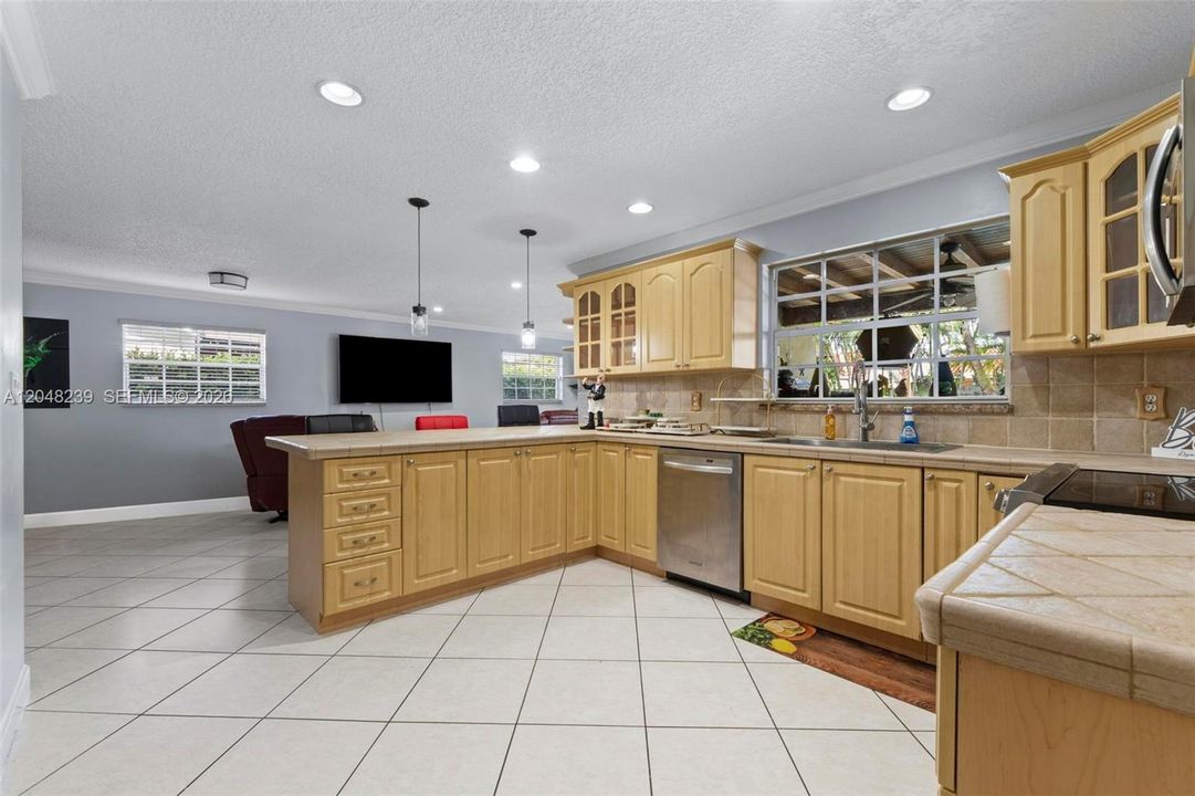 For Rent: $5,000 (4 beds, 4 baths, 2552 Square Feet)