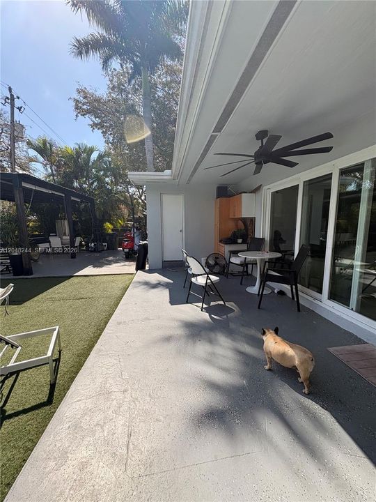 For Sale: $859,900 (4 beds, 2 baths, 2005 Square Feet)