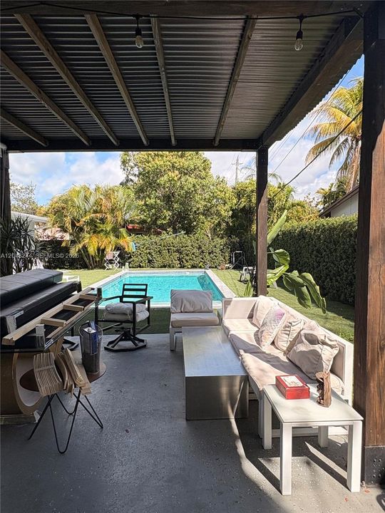 For Sale: $859,900 (4 beds, 2 baths, 2005 Square Feet)