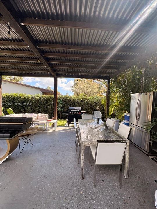 For Sale: $859,900 (4 beds, 2 baths, 2005 Square Feet)
