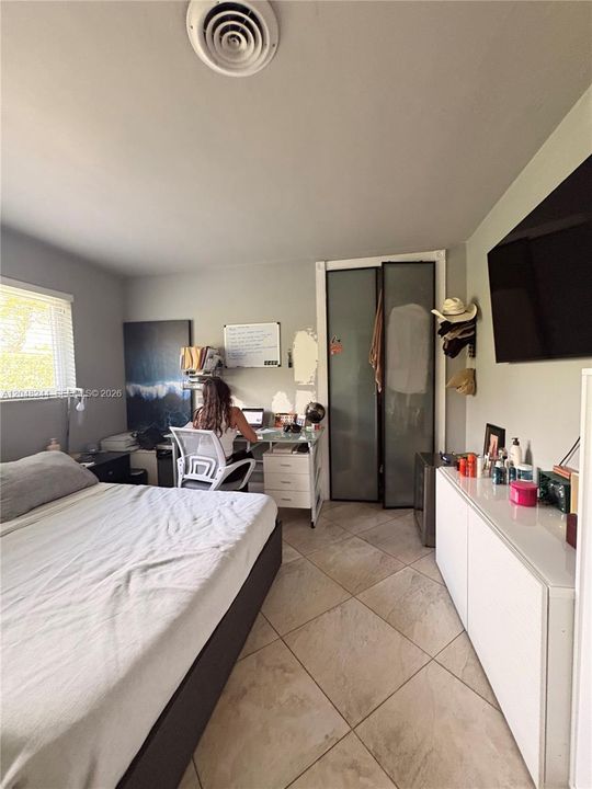 For Sale: $859,900 (4 beds, 2 baths, 2005 Square Feet)