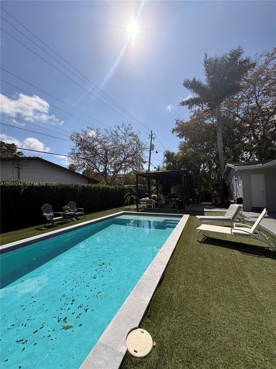 For Sale: $859,900 (4 beds, 2 baths, 2005 Square Feet)