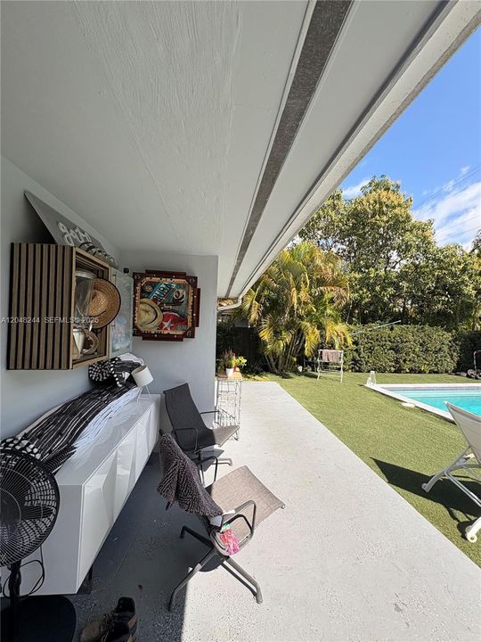 For Sale: $859,900 (4 beds, 2 baths, 2005 Square Feet)