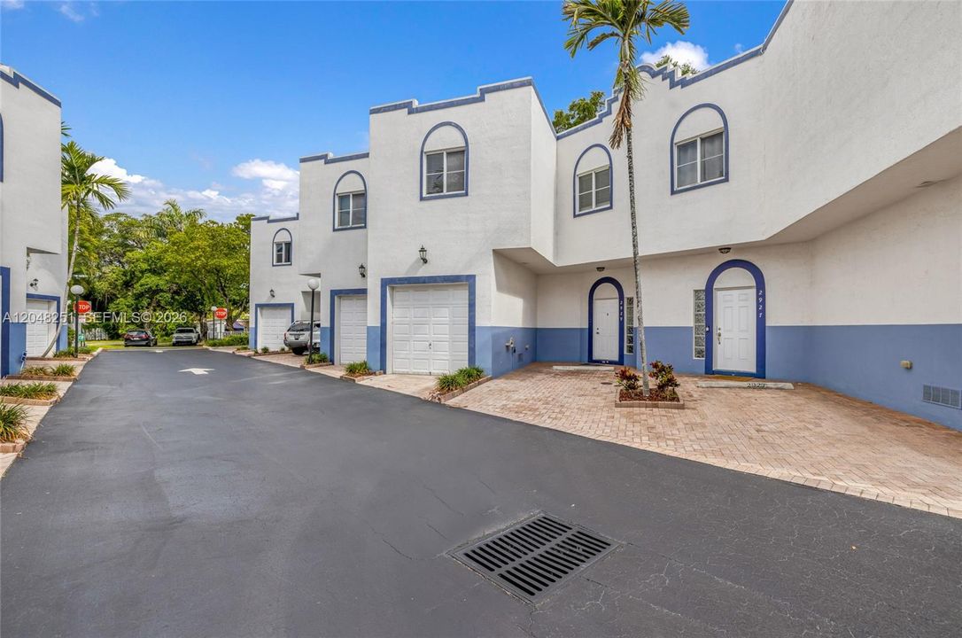 En Venta: $489,000 (3 camas, 3 baños, 2191 Pies cuadrados)