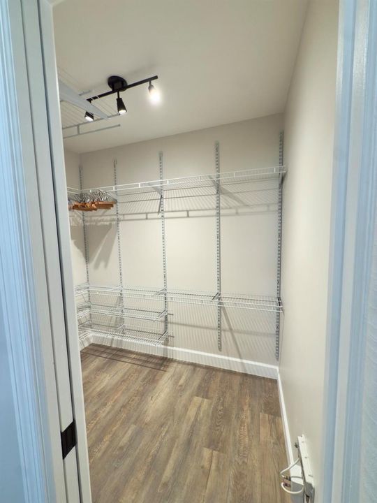 Primary-Bedroom-Closet-2