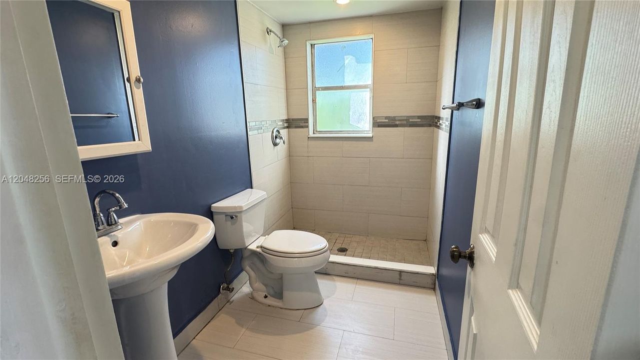 В аренду: $1,950 (2 спален, 2 ванн, 970 Квадратных фут)