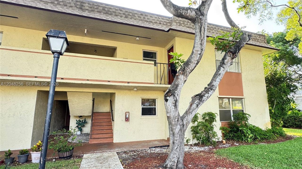 В аренду: $1,950 (2 спален, 2 ванн, 970 Квадратных фут)