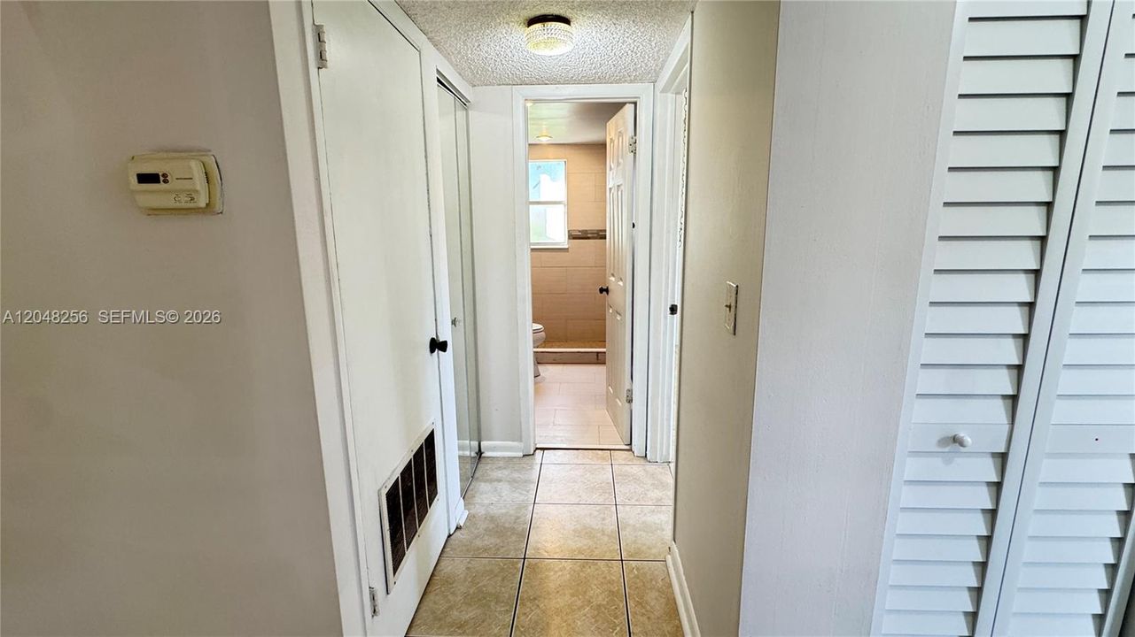 В аренду: $1,950 (2 спален, 2 ванн, 970 Квадратных фут)