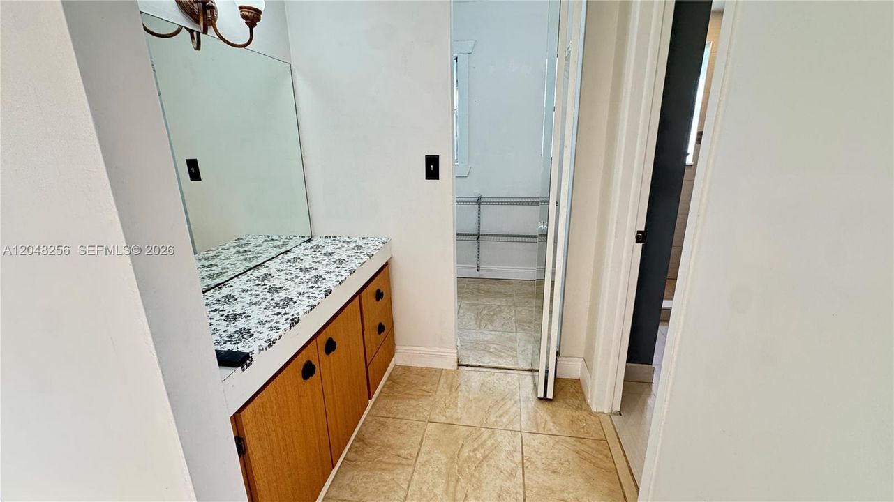 В аренду: $1,950 (2 спален, 2 ванн, 970 Квадратных фут)