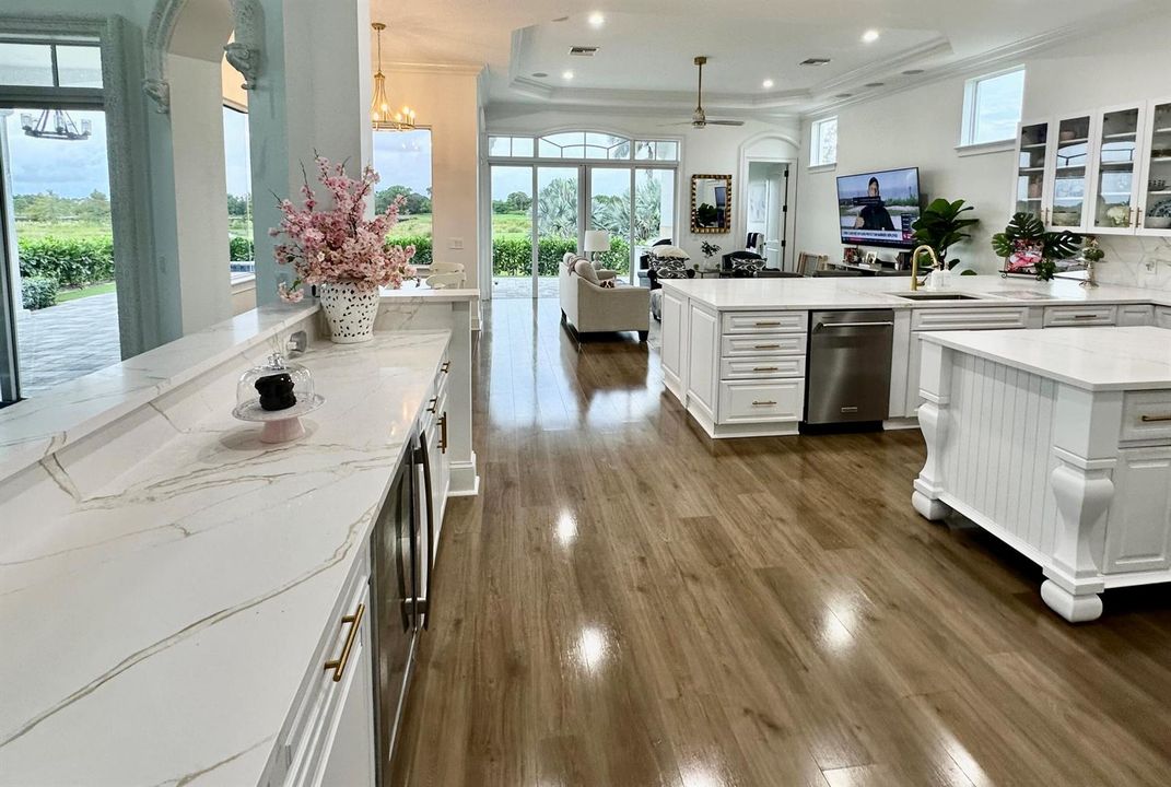 11c - Kitchen VG from corner of island