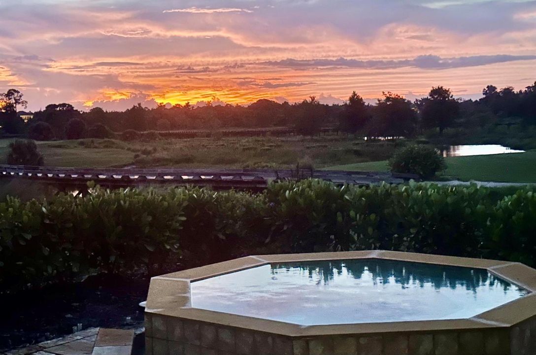 VG Backyard view of golf course:preserve