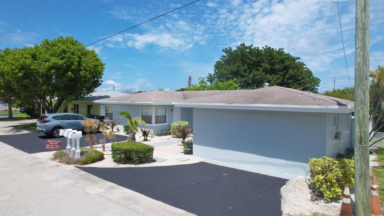 2504 Oceanview Ave. - 3