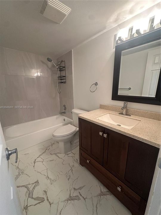 For Rent: $2,350 (2 beds, 2 baths, 936 Square Feet)