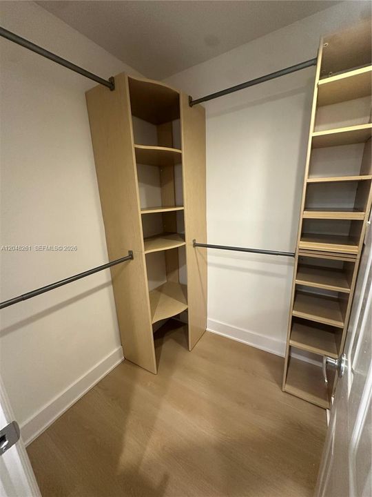For Rent: $2,350 (2 beds, 2 baths, 936 Square Feet)