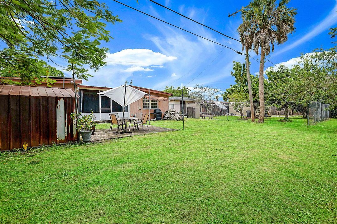 764 Camelia Drive -28