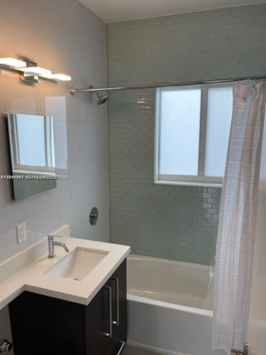 В аренду: $2,800 (1 спален, 1 ванн, 664 Квадратных фут)