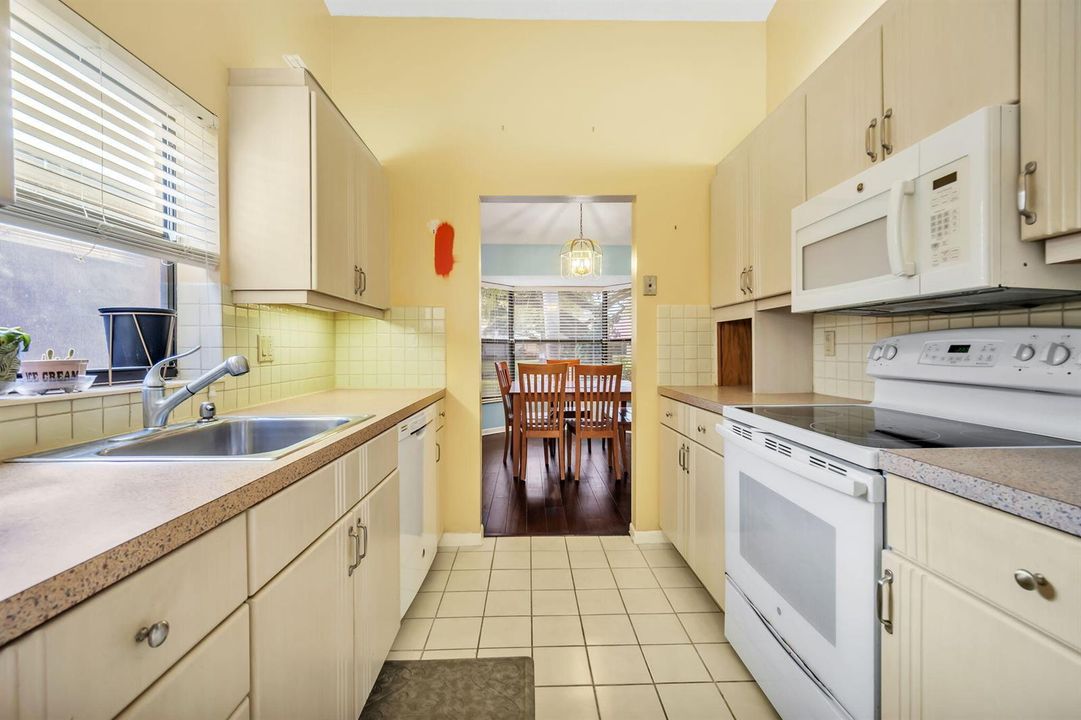 GALLEY KITCHEN