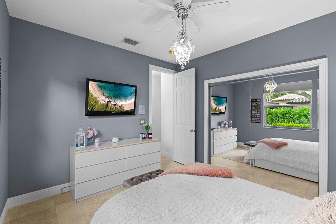 50-web-or-mls-A7400442