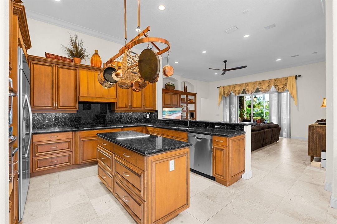 27-web-or-mls-A7400405