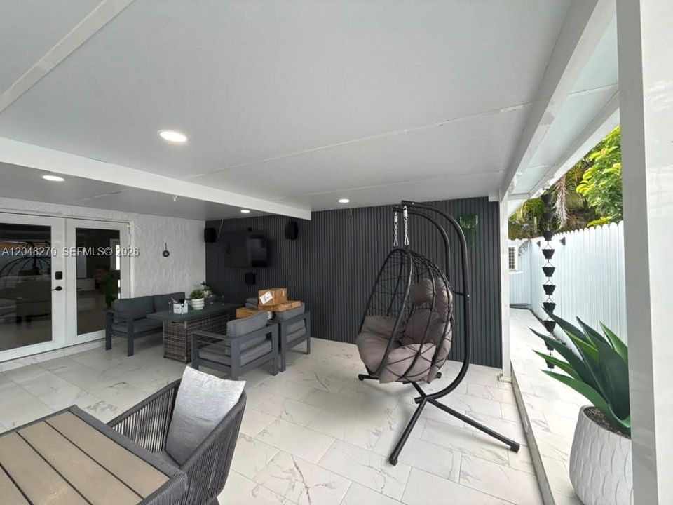 For Rent: $4,000 (3 beds, 2 baths, 1268 Square Feet)