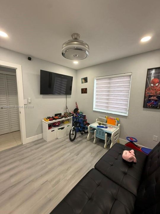 For Rent: $4,000 (3 beds, 2 baths, 1268 Square Feet)