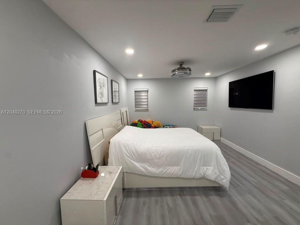 For Rent: $4,000 (3 beds, 2 baths, 1268 Square Feet)