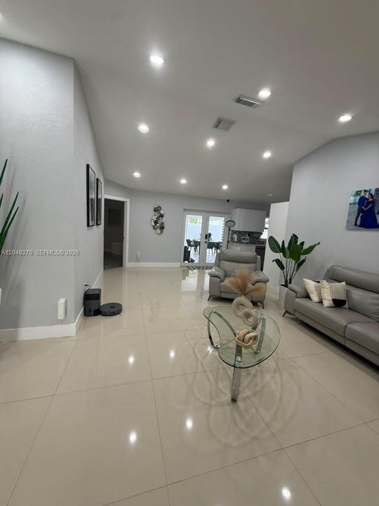 For Rent: $4,000 (3 beds, 2 baths, 1268 Square Feet)