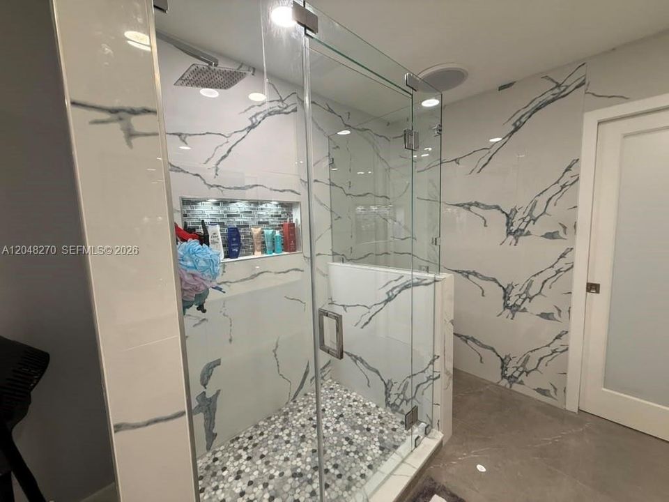 For Rent: $4,000 (3 beds, 2 baths, 1268 Square Feet)